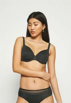 Chantelle Chic Essential Spacer - Beugel Bh - Schwarz