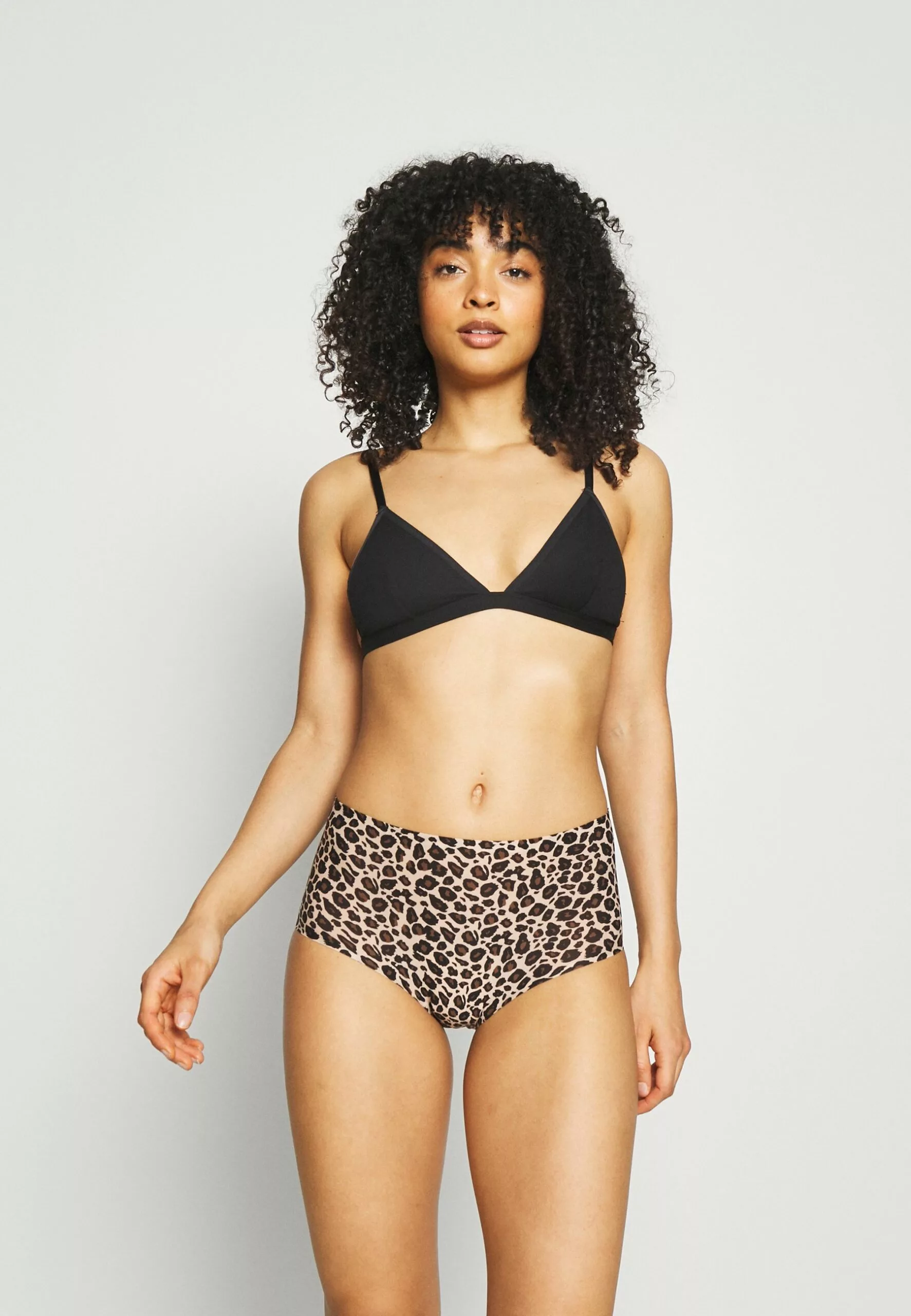 Chantelle Soft Stretch High Waist Briefs - Onderbroeken - Brown 4 Chantelle Soft Stretch High Waist Briefs - Onderbroeken - Brown - Afbeelding 2