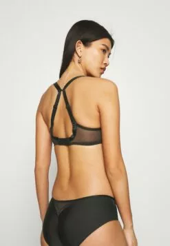 Chantelle Chic Essential Spacer - Beugel Bh - Schwarz -Chantelle Winkel 0a772ffc75f842f594a477e8f05ea9ee