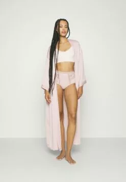 Chantelle True - Slip - English Rose -Chantelle Winkel 45ef076e06ce45e6bad7c0c5380ae755