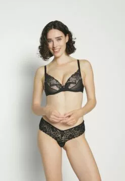 Chantelle Orangerie Dream Plunge Bra - Beugel Bh - Black -Chantelle Winkel 53588fb7453e4a39a4fdc2ef266270a5