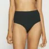 Chantelle Smooth Comfort High Waist Thong - String - Black -Chantelle Winkel 5e8d95450c8a4bfaa3b8c7b7ab92fb4e