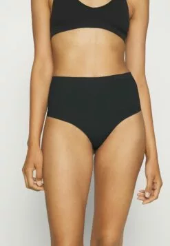 Chantelle Smooth Comfort High Waist Thong - String - Black