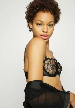 Chantelle Fleurs-Balconnet Aussenträger-Bh - Voorgevormde Bh - Schwarz -Chantelle Winkel 6fb2fae7a0264b09aedf2ed6fc7381ea