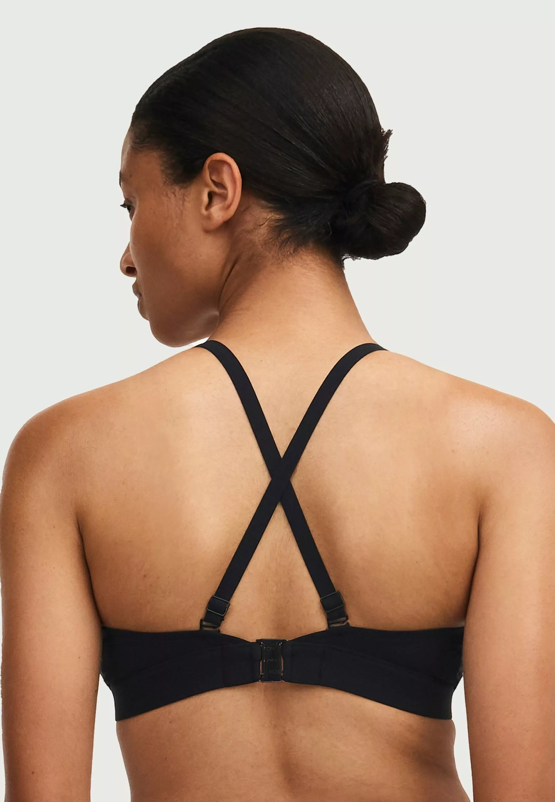 Chantelle Glow Wirefree Plunge Bra - Bikinitop - Black 4 Chantelle Glow Wirefree Plunge Bra - Bikinitop - Black - Afbeelding 3