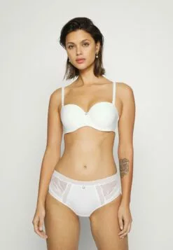 Chantelle Winkel -Chantelle Winkel 9663cc8ca2d8489f915cae5ee01269b2