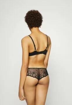 Chantelle Fleurs - Beugel Bh - Schwarz -Chantelle Winkel 9d6e6f43f4d14f47a0501a350a74044d