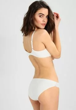 Chantelle Orangerie- Slip - Elfenbein 9 Chantelle Orangerie- Slip - Elfenbein -Chantelle Winkel c7bd56a32ae541879ef9eb14b61e19a9