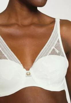 Chantelle True Tief - Triangel Bh - Milk 15 Chantelle True Tief - Triangel Bh - Milk -Chantelle Winkel cf548e1d6a36490789f841a22da3e902