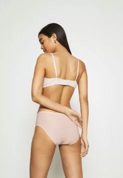 Chantelle Soft Stretch Shorty - Slip - Soft Pink -Chantelle Winkel d62f57b812b9477f9403e82d4be3e26e
