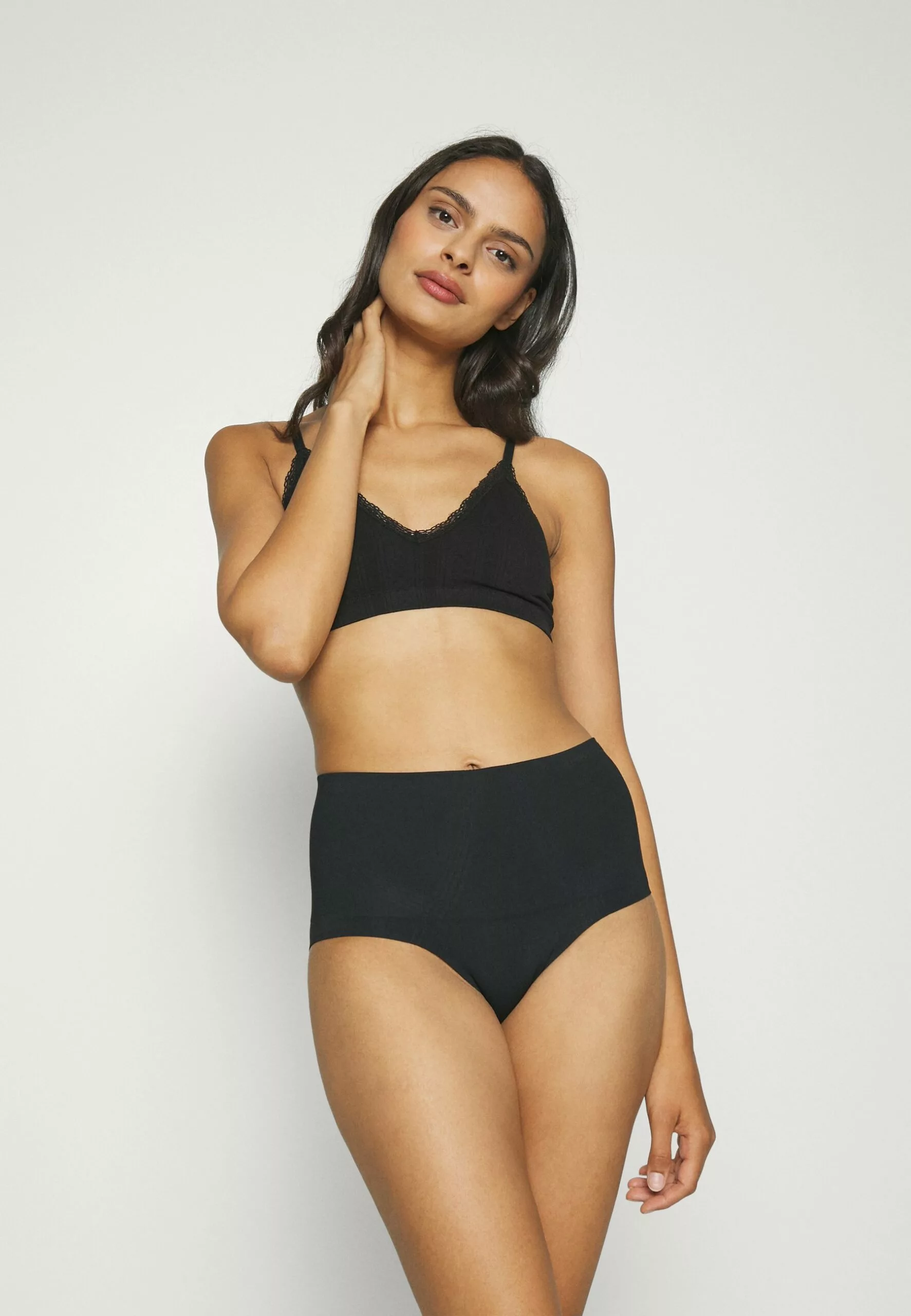 Chantelle Smooth Comfort High Waist Brief - Shapewear - Black 4 Chantelle Smooth Comfort High Waist Brief - Shapewear - Black - Afbeelding 2