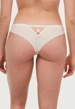 Chantelle Summer Seduction Tanga - String - Ivory -Chantelle Winkel daa5cc7796184dcbbc0c93778cfdbcb7