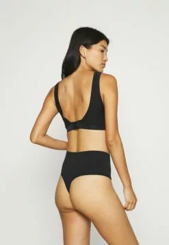 Chantelle Soft Cups V-Ausschnitt - Bustier - Schwarz -Chantelle Winkel e8acd99fa0ff4aa2bce785f4403602dc