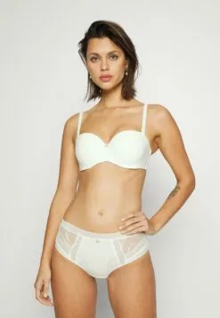 Chantelle Winkel -Chantelle Winkel fafb3ee94d614e859ac7c4e5fdafb716